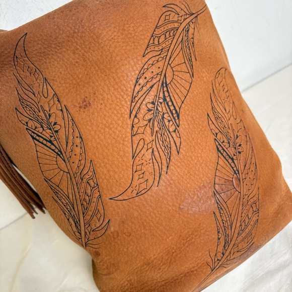 HOBO Inked Hide Collector’s Edition 2018 Feathers Convertible Backpack Bag Purse - Picture 5 of 16